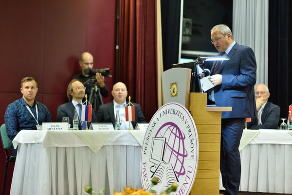 MANAŽMENT 2018: Manažment a svet v pohybe, výzvy, príležitosti a hrozby