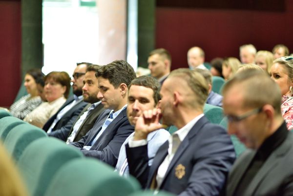 MANAŽMENT 2018: Manažment a svet v pohybe, výzvy, príležitosti a hrozby